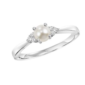 10Kt White Gold Diamond 1/25Ctw & Pearl Ring
